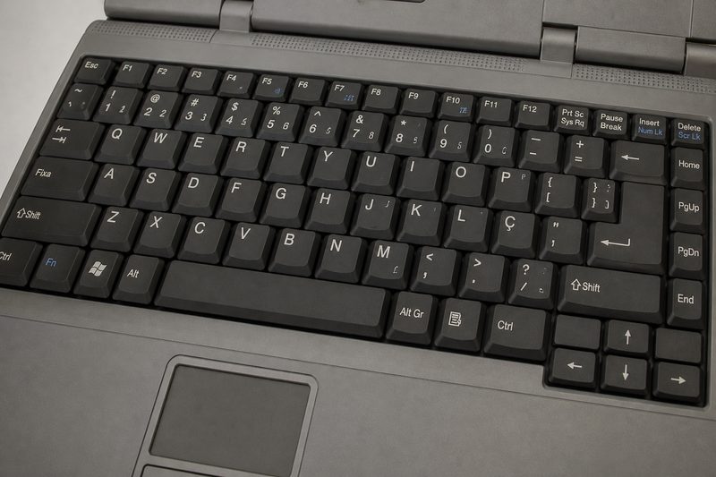 Teclado alto e ABNT2 consolidado (Anos 2000)