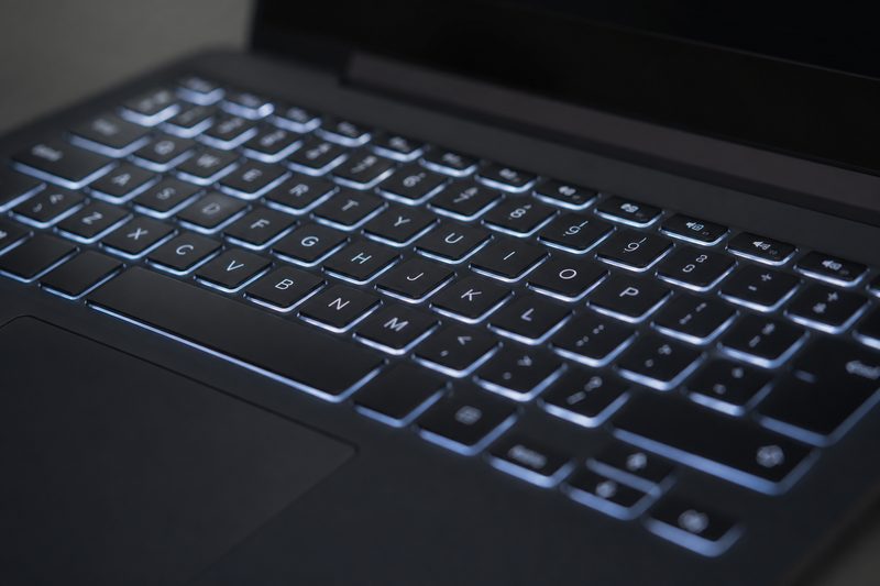 Backlight, RGB e cola (2018–2026)